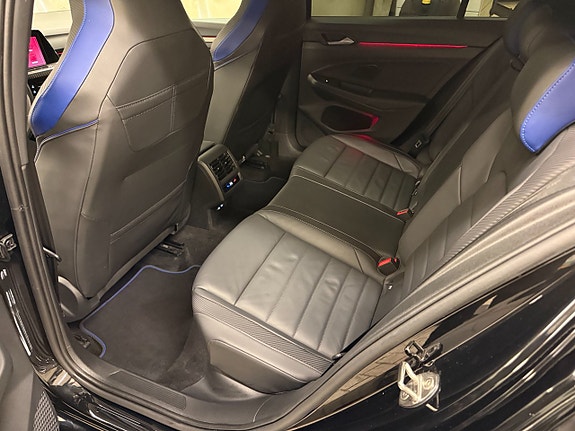 Volkswagen Golf VIII 11 of 12