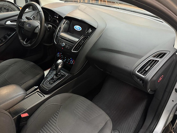 Ford Focus 8 of 16