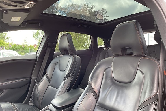 Volvo V40 Cross Country 18 of 19