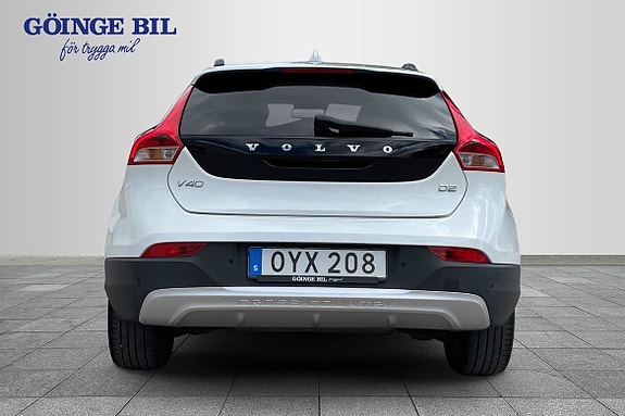 Volvo V40 Cross Country 8 of 19