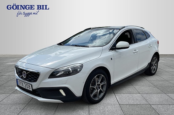 Volvo V40 Cross Country 2 of 19