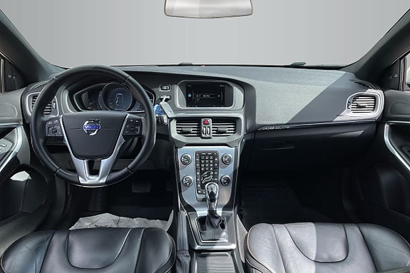 Volvo V40 Cross Country 13 of 19