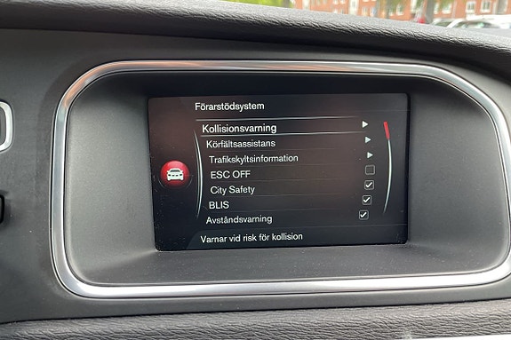 Volvo V40 Cross Country 19 of 19