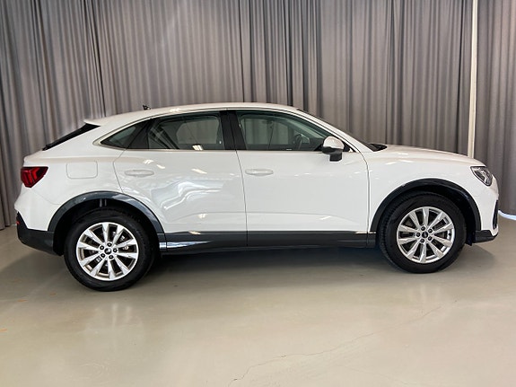 Audi Q3 4 of 5