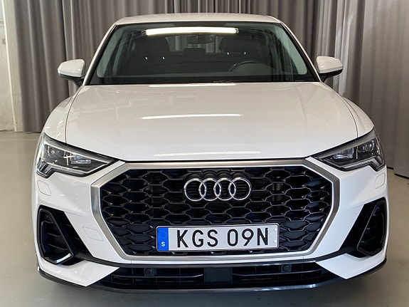 Audi Q3 2 of 5