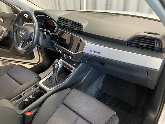 Audi Q3 13 of 19