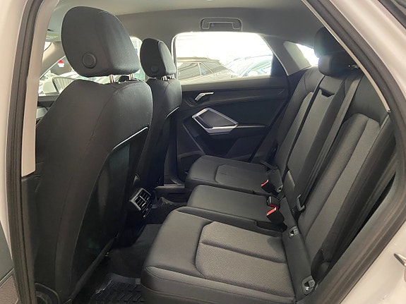 Audi Q3 8 of 19