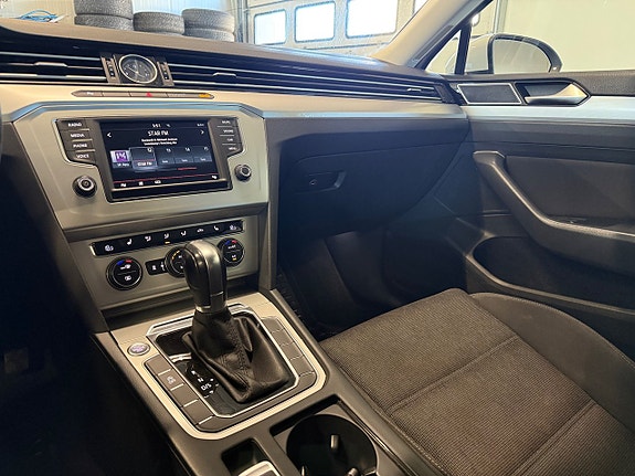 Volkswagen Passat 11 of 19