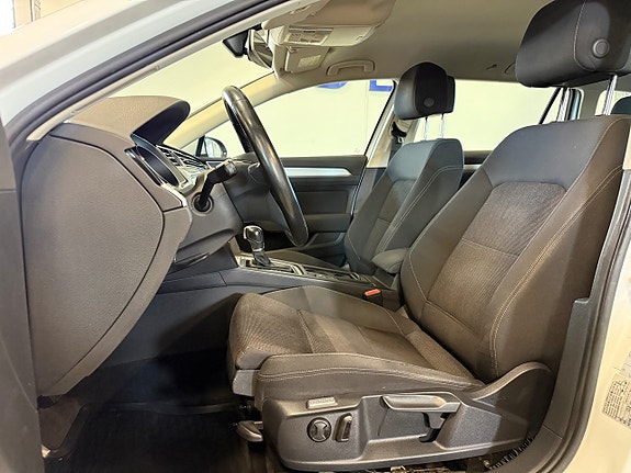 Volkswagen Passat 9 of 19