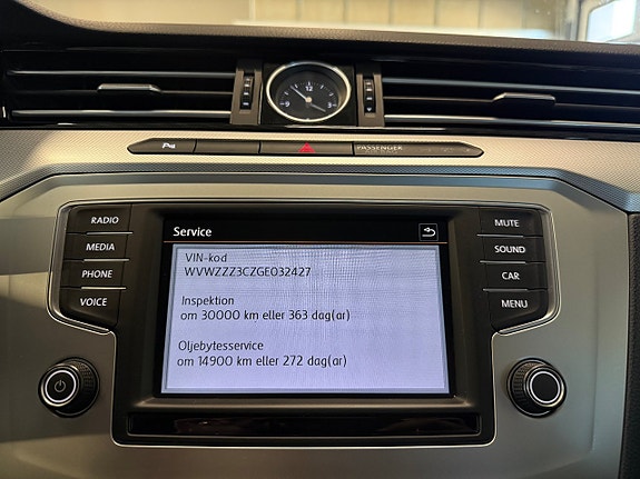 Volkswagen Passat 19 of 19