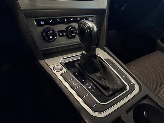 Volkswagen Passat 12 of 19