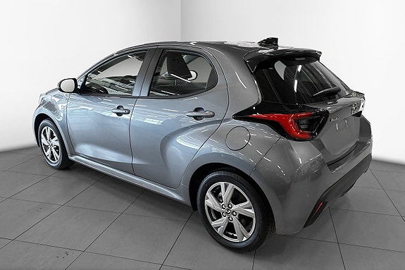Mazda 2 4 of 9