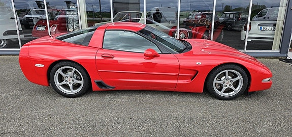 Chevrolet Corvette 5 of 5