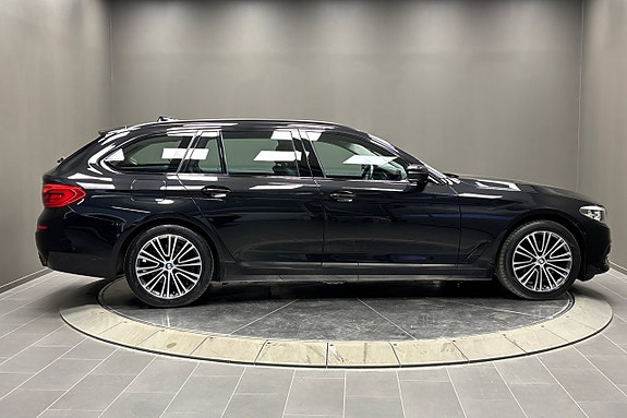 BMW 520d 2 of 5