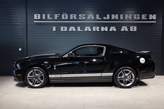 Ford Mustang 3 of 5