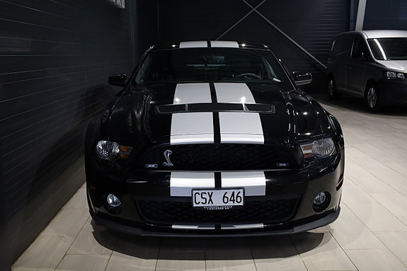 Ford Mustang 2 of 5