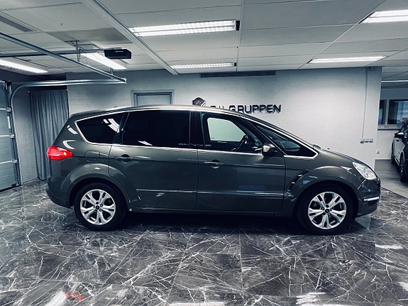 Ford S-MAX 3 of 5
