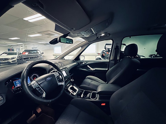Ford S-MAX 10 of 26
