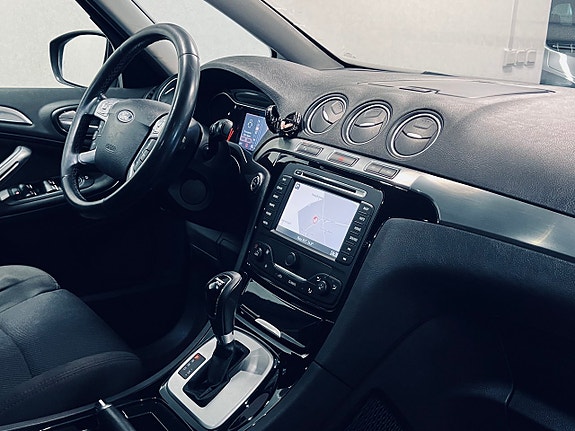 Ford S-MAX 14 of 26