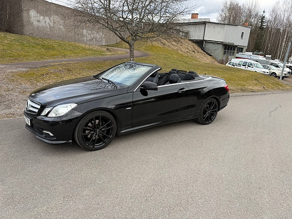Mercedes-Benz E200 2 of 2