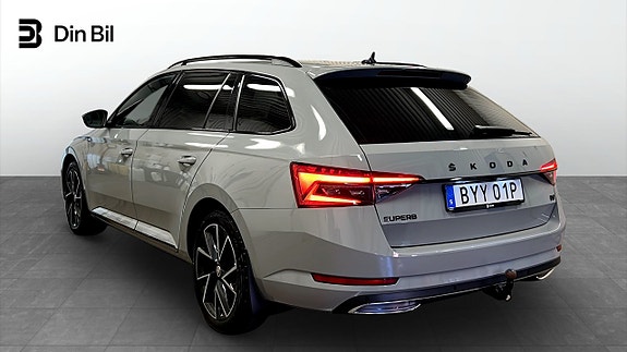 Skoda Superb 3 of 5