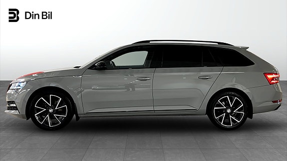 Skoda Superb 2 of 5