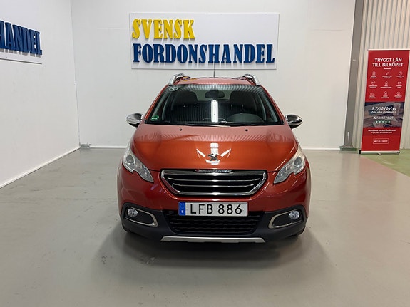 Peugeot 2008 2 of 5