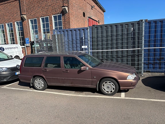 Brugt Volvo V70 2.4
