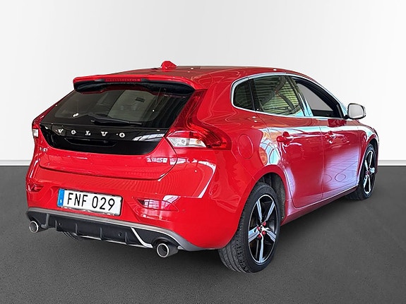 Volvo V40 4 of 5