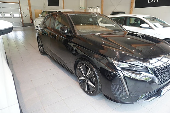 Peugeot 308 2 of 5