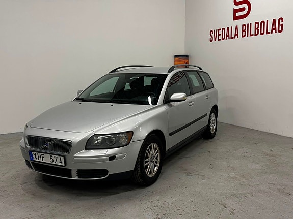 Volvo V50 3 of 12
