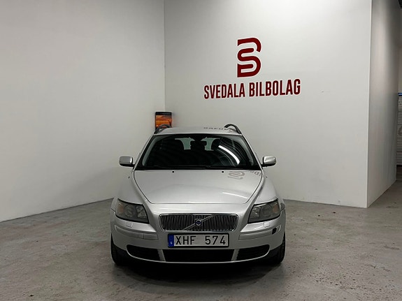 Volvo V50 2 of 12