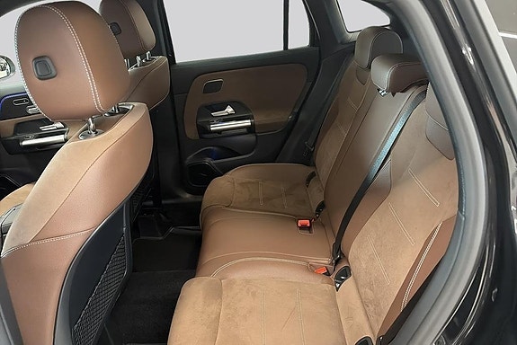 Mercedes-Benz GLA250 e 9 of 17