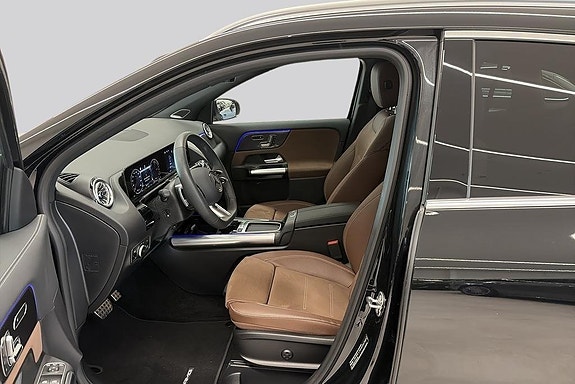 Mercedes-Benz GLA250 e 8 of 17
