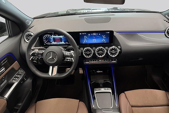 Mercedes-Benz GLA250 e 7 of 17
