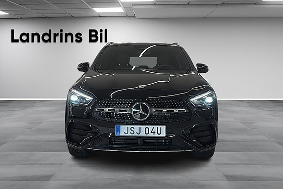 Mercedes-Benz GLA250 e 2 of 17