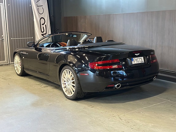 Aston Martin DB9 8 of 26