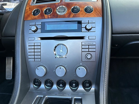 Aston Martin DB9 20 of 26