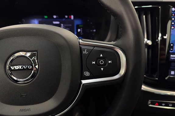 Volvo XC60 12 of 25