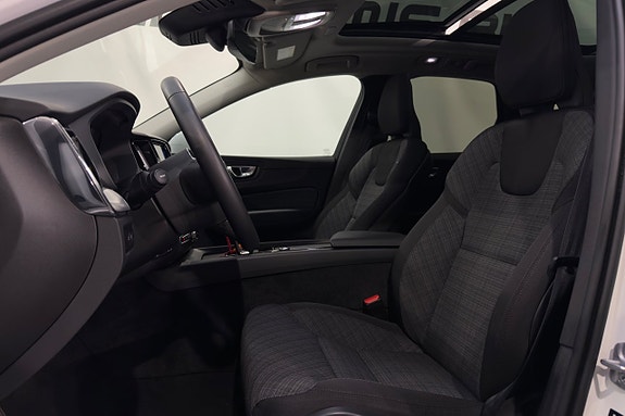 Volvo XC60 8 of 25
