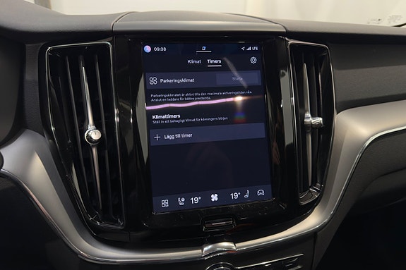 Volvo XC60 16 of 25