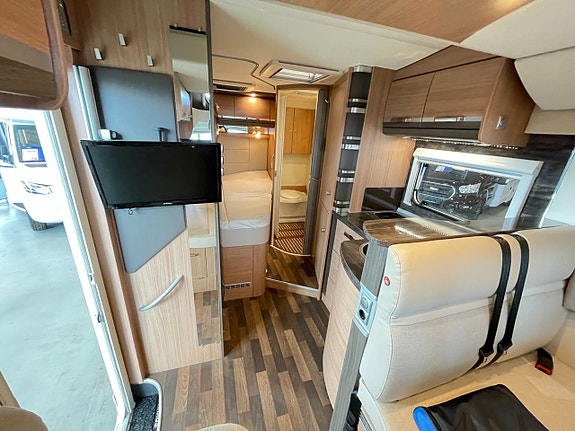 Knaus 650 Sky Wave /ALDE/Taksäng/Solcell/Cykelställ/Markis/150hk 9 of 21