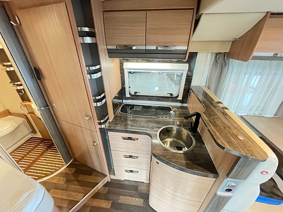 Knaus 650 Sky Wave /ALDE/Taksäng/Solcell/Cykelställ/Markis/150hk 11 of 21