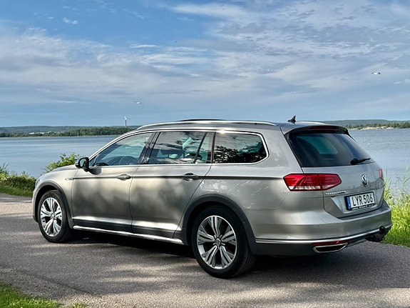 Volkswagen Passat Alltrack 5 of 5