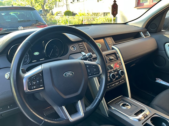 Land Rover Discovery Sport 4 of 5
