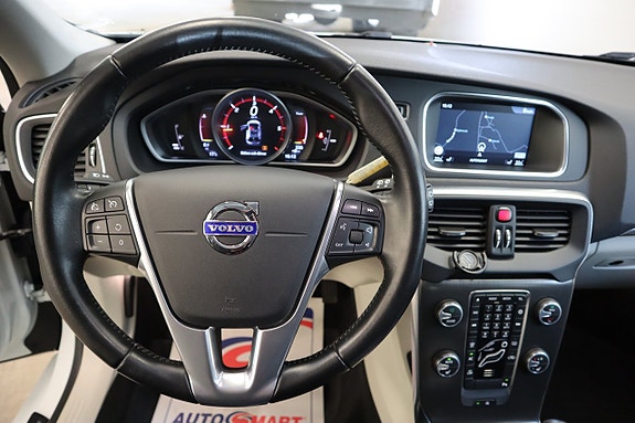Volvo V40 9 of 25