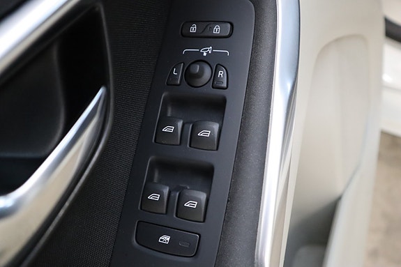 Volvo V40 8 of 25