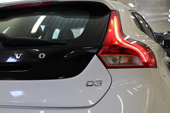 Volvo V40 25 of 25