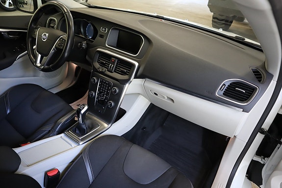 Volvo V40 7 of 25
