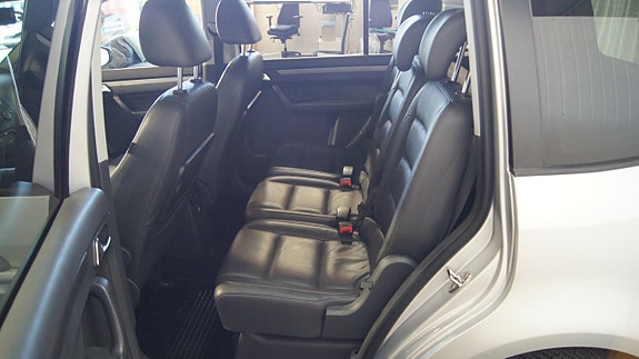 Volkswagen Touran 6 of 10